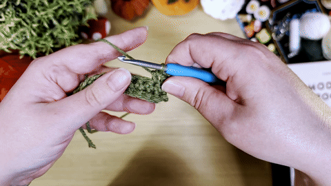 Slip knot - half-double crochet